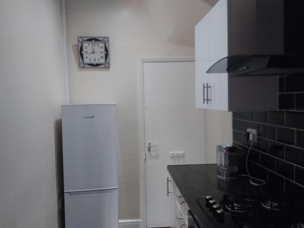 Spacious Two Bedroom House, Parking And Wifi 리즈 외부 사진