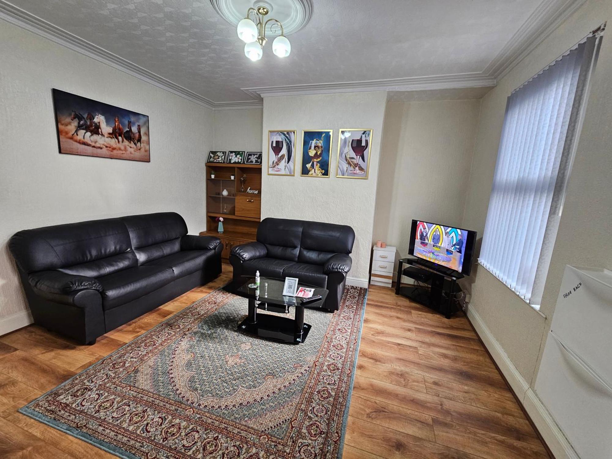Spacious Two Bedroom House, Parking And Wifi 리즈 외부 사진
